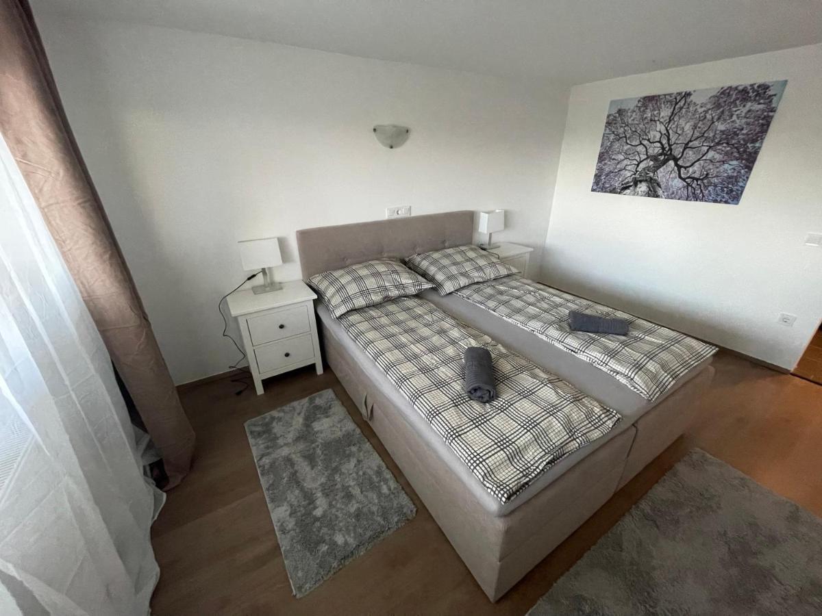 Malibu Apartman Miskolc Exterior photo