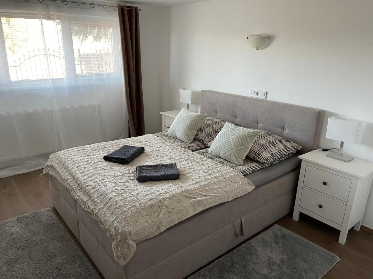 Malibu Apartman Miskolc Exterior photo